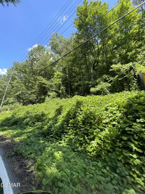1 Pittman Center Road, Sevierville, TN 37876