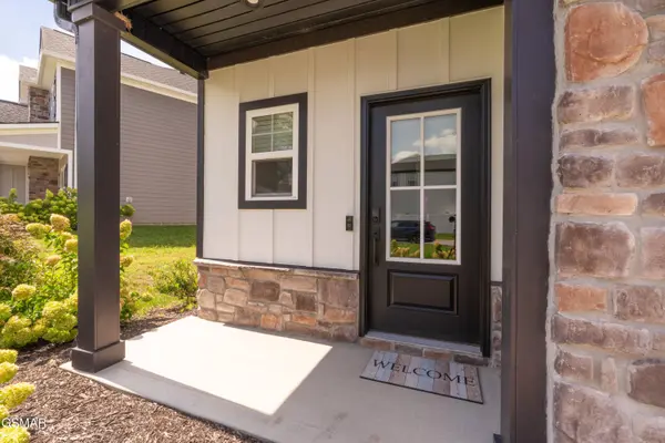 1722 Melton Meadows Drive, Maryville, TN 37803