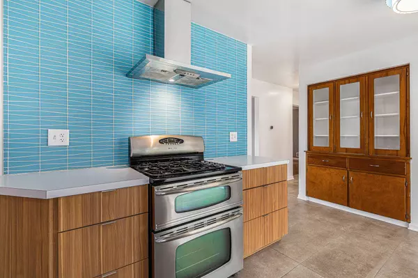 208 3 Mile NE Road, Grand Rapids, MI 49505