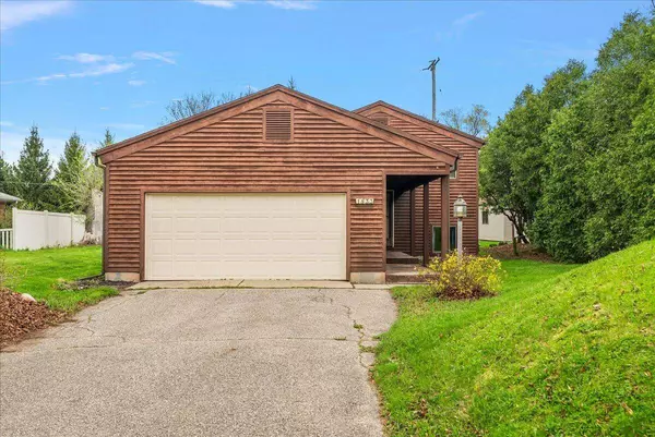 1833 Lake Michigan NW Drive, Grand Rapids, MI 49504