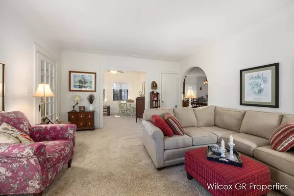 415 Charlotte NW Avenue, Grand Rapids, MI 49504