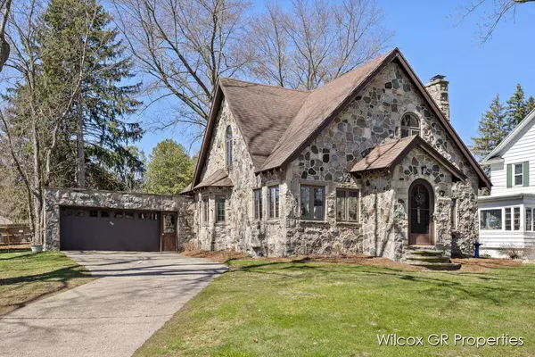 415 Charlotte NW Avenue, Grand Rapids, MI 49504