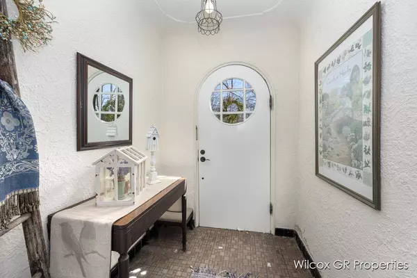 415 Charlotte NW Avenue, Grand Rapids, MI 49504