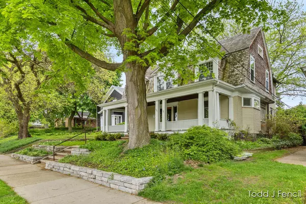 554 Madison SE Avenue, Grand Rapids, MI 49503