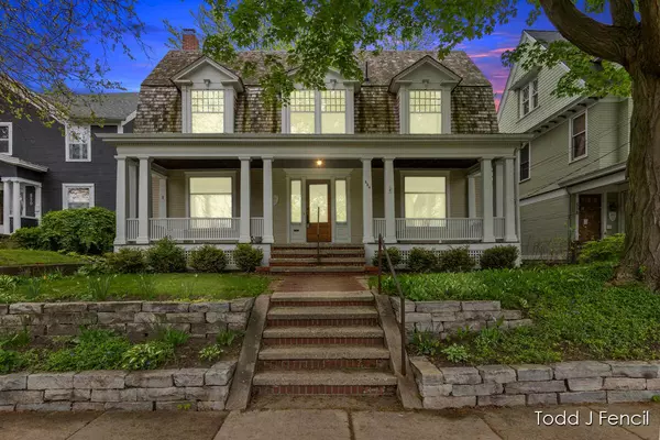 554 Madison SE Avenue, Grand Rapids, MI 49503