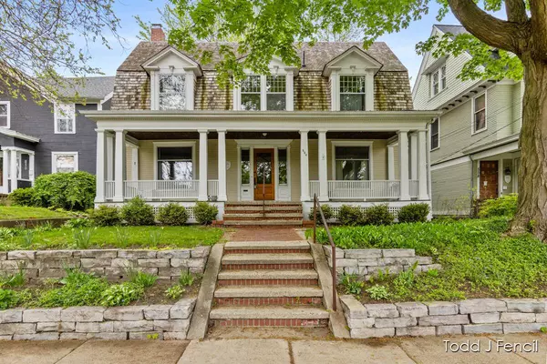 554 Madison SE Avenue, Grand Rapids, MI 49503