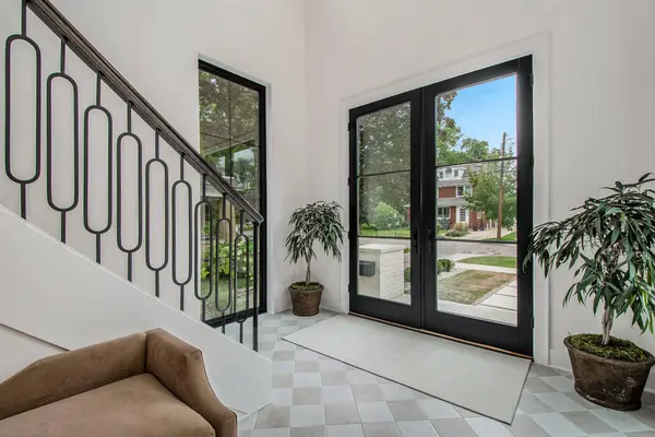 557 Greenwood SE Avenue, East Grand Rapids, MI 49506