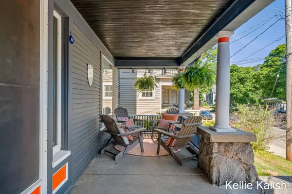 548 Pleasant SE Street, Grand Rapids, MI 49503