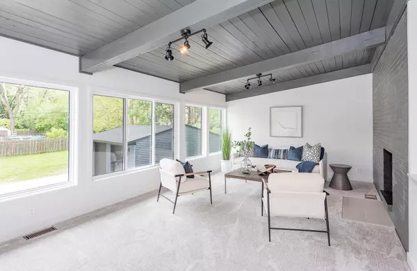 1906 Rosemont SE Avenue, Grand Rapids, MI 49506