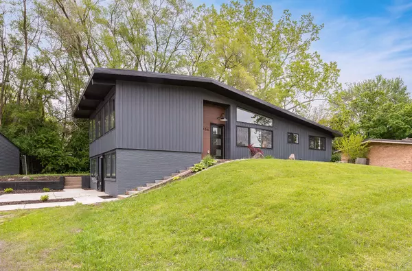 1906 Rosemont SE Avenue, Grand Rapids, MI 49506