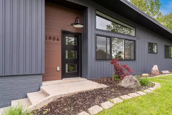 1906 Rosemont SE Avenue, Grand Rapids, MI 49506