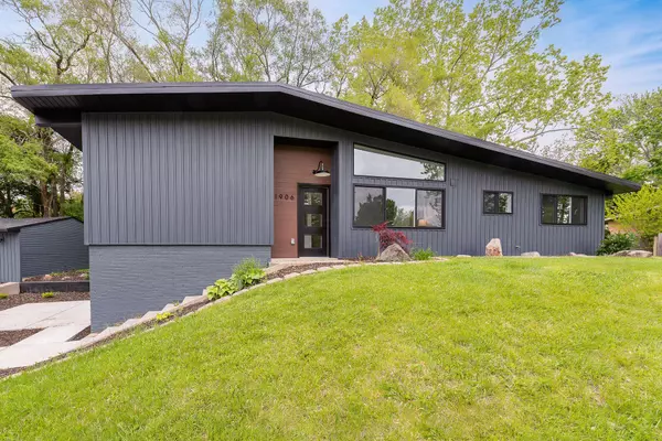 1906 Rosemont SE Avenue, Grand Rapids, MI 49506