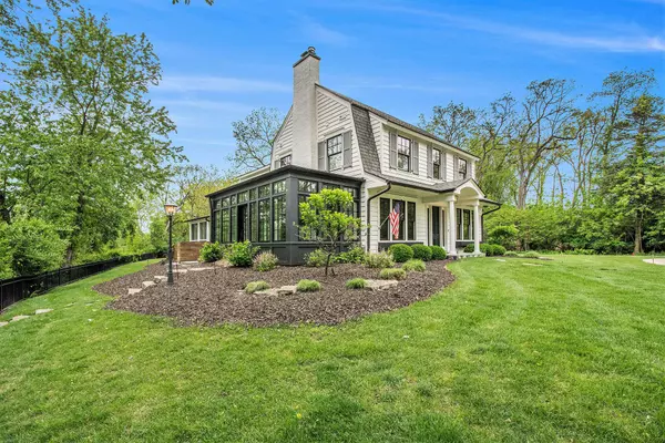 310 Lakeside SE Drive, East Grand Rapids, MI 49506