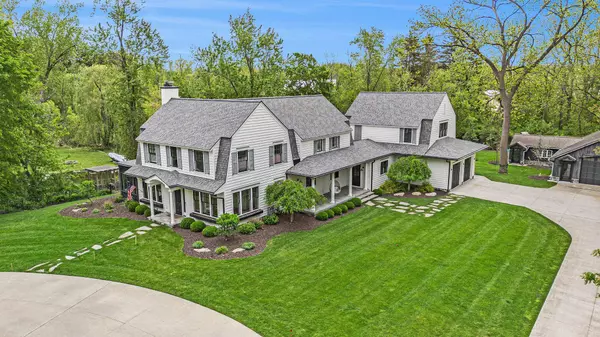 310 Lakeside SE Drive, East Grand Rapids, MI 49506