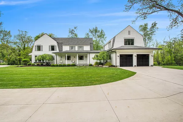 310 Lakeside SE Drive, East Grand Rapids, MI 49506