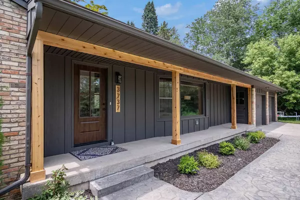 3737 Peach Ridge NW Avenue, Grand Rapids, MI 49544