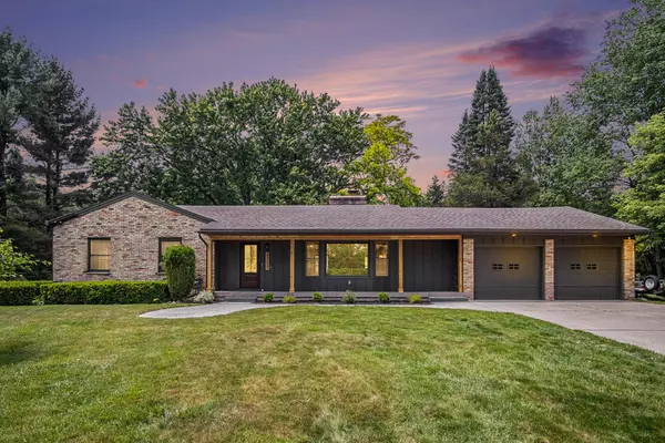 3737 Peach Ridge NW Avenue, Grand Rapids, MI 49544