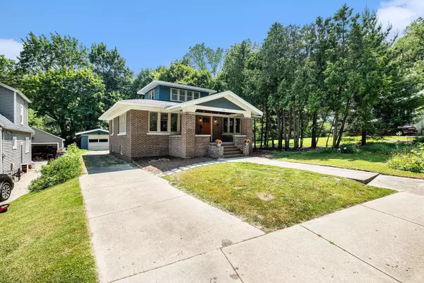 1412 4th NW Street, Grand Rapids, MI 49504