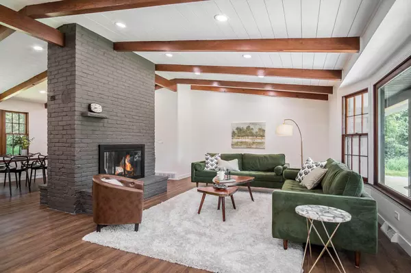 3737 Peach Ridge NW Avenue, Grand Rapids, MI 49544