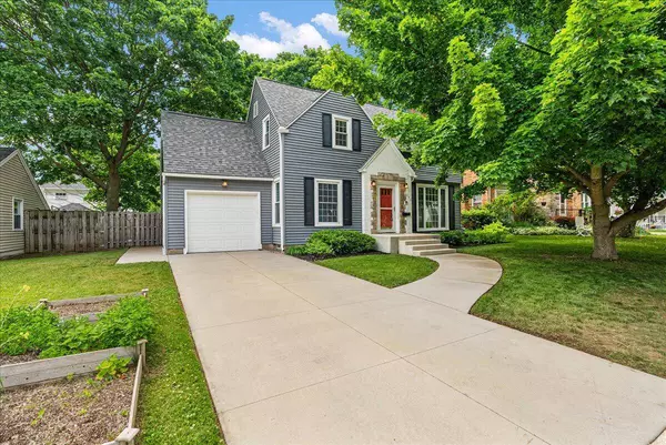 1115 Keneberry SE Way, East Grand Rapids, MI 49506