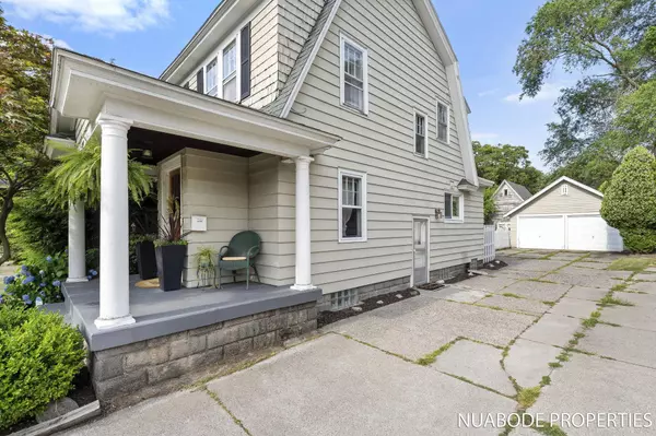 2018 E Paris SE Avenue, Grand Rapids, MI 49546