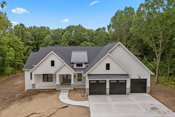 8571 Young NE Avenue, Rockford, MI 49341