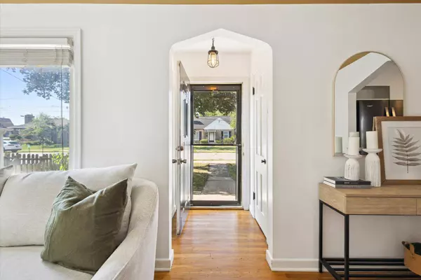 355 Eola SE Street, Grand Rapids, MI 49507