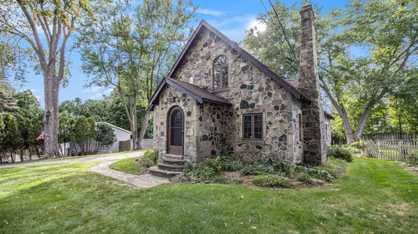 415 Charlotte NW Avenue, Grand Rapids, MI 49504