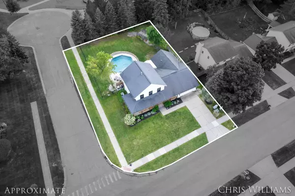 4694 E Meadows SE Drive, Kentwood, MI 49546