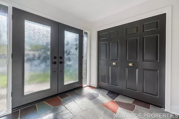 3895 Keeweenaw NE Drive, Grand Rapids, MI 49525