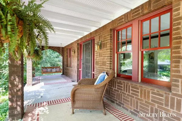 3131 Oak Hollow SE Drive, Grand Rapids, MI 49506