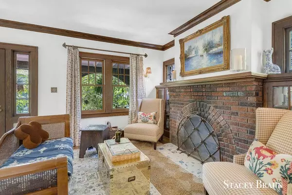 3131 Oak Hollow SE Drive, Grand Rapids, MI 49506