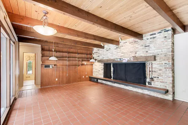 1443 Mount Mercy NW Drive, Grand Rapids, MI 49504