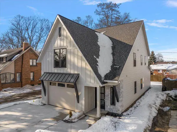 581 S Shore Drive, Holland, MI 49423