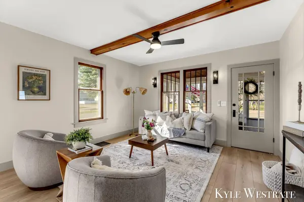 910 W 32nd Street, Holland, MI 49423