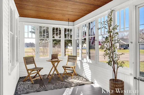 910 W 32nd Street, Holland, MI 49423