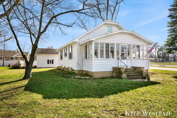 910 W 32nd Street, Holland, MI 49423