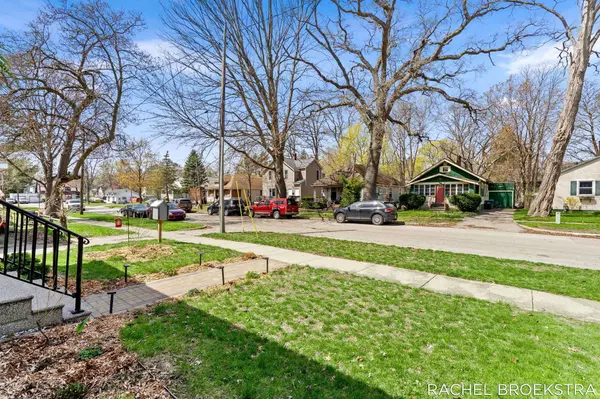 817 W Dale Avenue, Muskegon, MI 49441