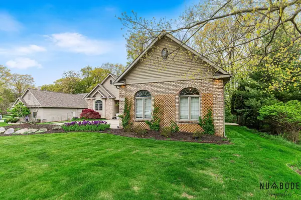 2333 Longmeadow NW Street, Grand Rapids, MI 49504