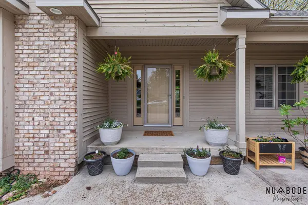 2333 Longmeadow NW Street, Grand Rapids, MI 49504