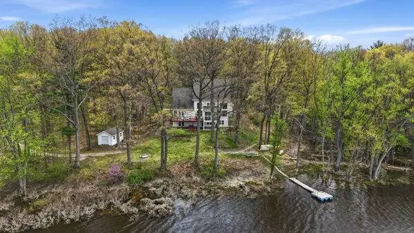 10692 Garfield Street, Coopersville, MI 49404