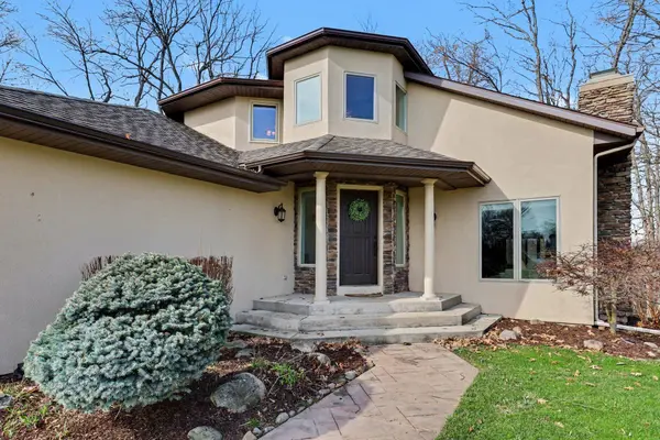 2011 Knollpoint NE Drive, Ada, MI 49301