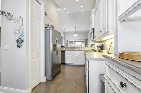 2986 MISSION LAKES DR #2986, Lakeland, FL 33803