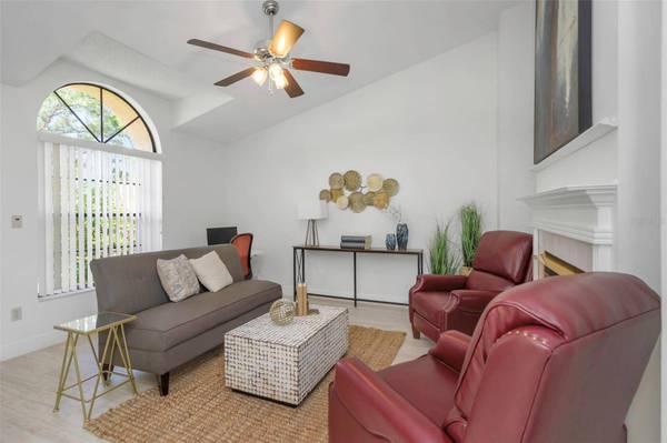 3908 LITHIA RIDGE BLVD, Valrico, FL 33596