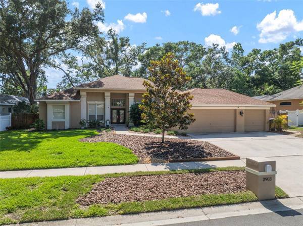 2903 MANOR RIDGE PL, Valrico, FL 33596