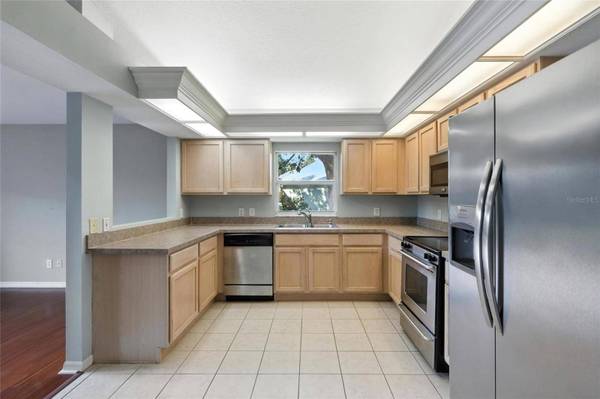 4622 PRESTON WOODS DR, Valrico, FL 33596