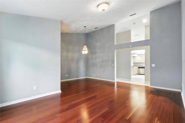 4622 PRESTON WOODS DR, Valrico, FL 33596