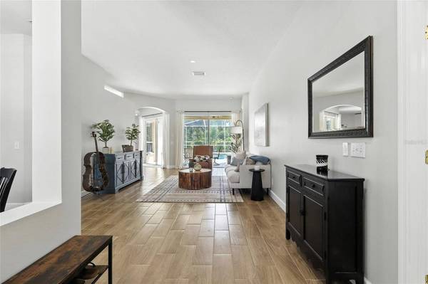 16211 BRIDGEPARK DR, Lithia, FL 33547