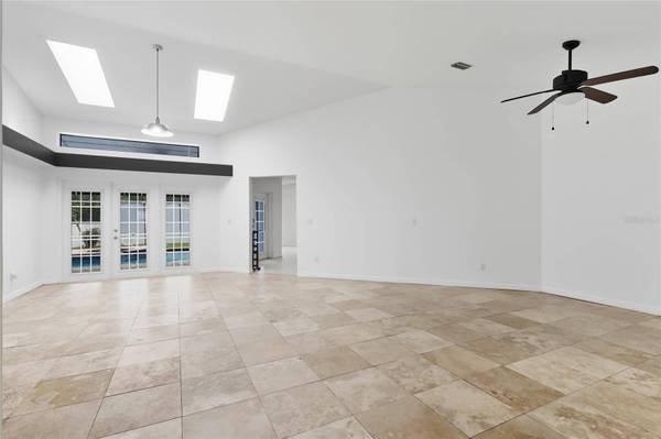 3509 COUNTRY CREEK LN, Valrico, FL 33596