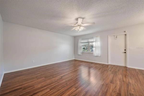 214 GLOUCESTER BLVD, Sun City Center, FL 33573